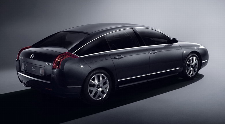 Citron C6: design extrieur: Le profil arodynamique de la Citron C6 est soulign par des filets de chrome.